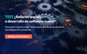 Engranajes metálicos con interfaz digital y texto sobre test de refactorización o desarrollo de software nuevo y botón de acción.