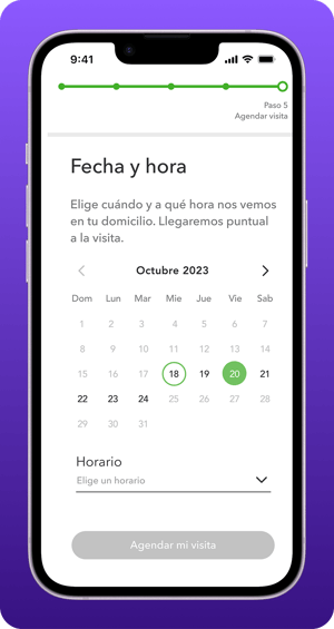 Pantalla móvil con un calendario para seleccionar fecha y horario de una visita a domicilio, mostrando días disponibles en octubre de 2023 y un botón deshabilitado para agendar la visita.