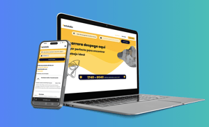 Computadora portátil y teléfono móvil mostrando el sitio web y la app de Reclutalia. Se presenta la plataforma de búsqueda de empleo en distintos dispositivos, destacando su diseño responsivo y la consulta de vacantes desde web y móvil.