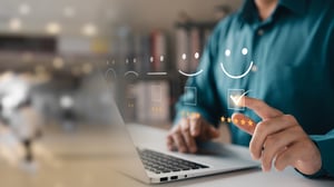 Computadora de las que salen caritas felices 